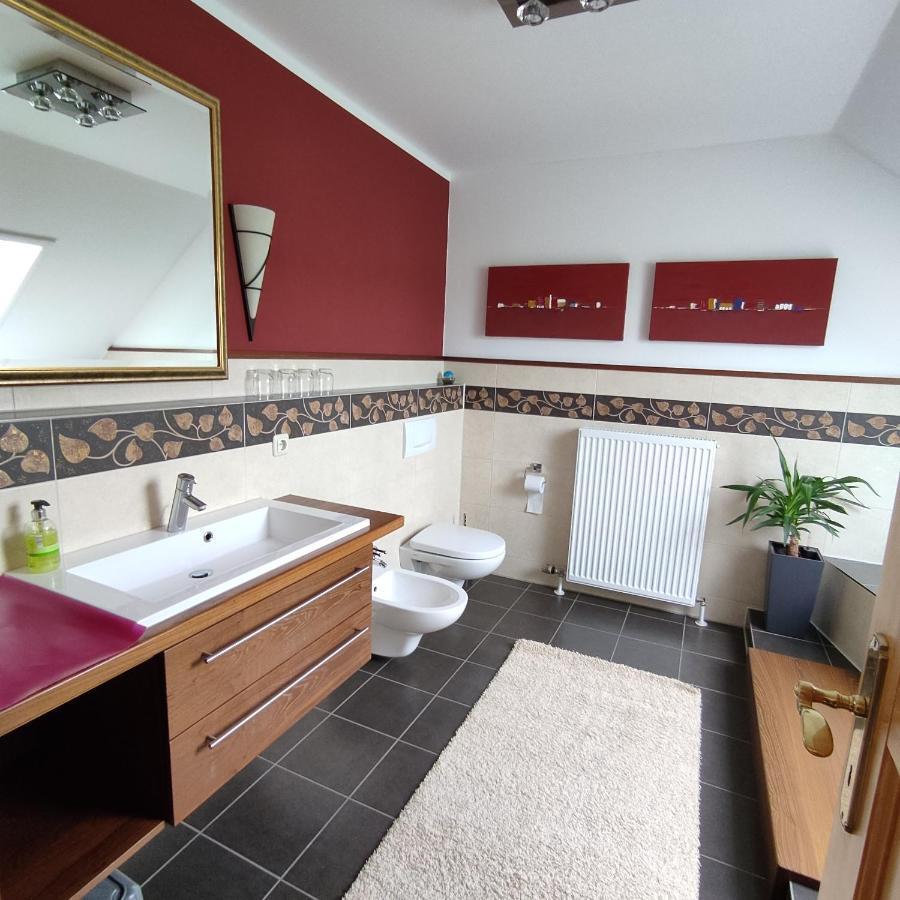 Ferienwohnung Adelhardt Eckersdorf Exteriér fotografie